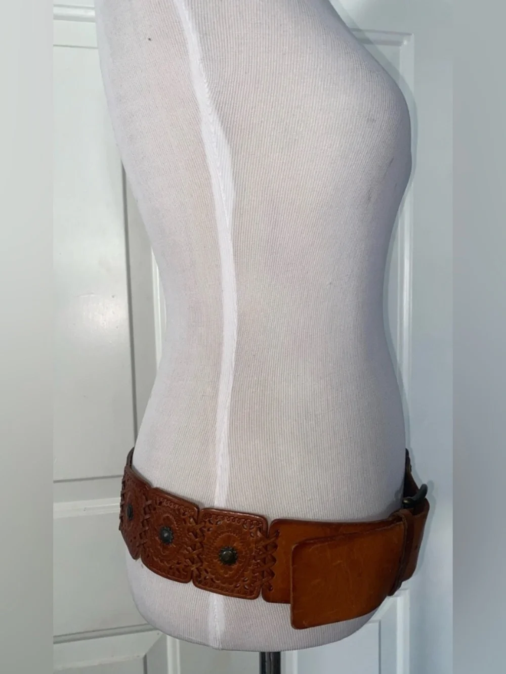 Lauren Ralph Lauren Gorgeous Large Leather Medallion Belt Large Brass Buckle L